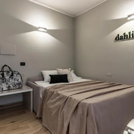 Noemi Chic And لا سبيتسْيا