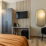 Aparthotel Noemi Chic And La Spezia