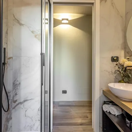 Noemi Chic And Aparthotel 4*