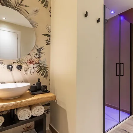 Noemi Chic And Aparthotel La Spezia