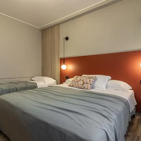 Noemi Chic And Aparthotel 4*