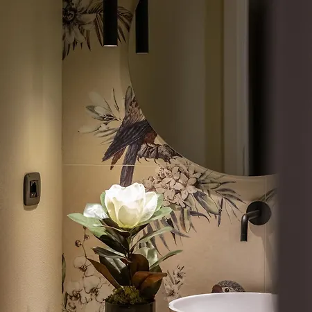 Aparthotel Noemi Chic And La Spezia