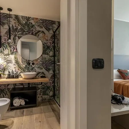 Noemi Chic And Aparthotel La Spezia