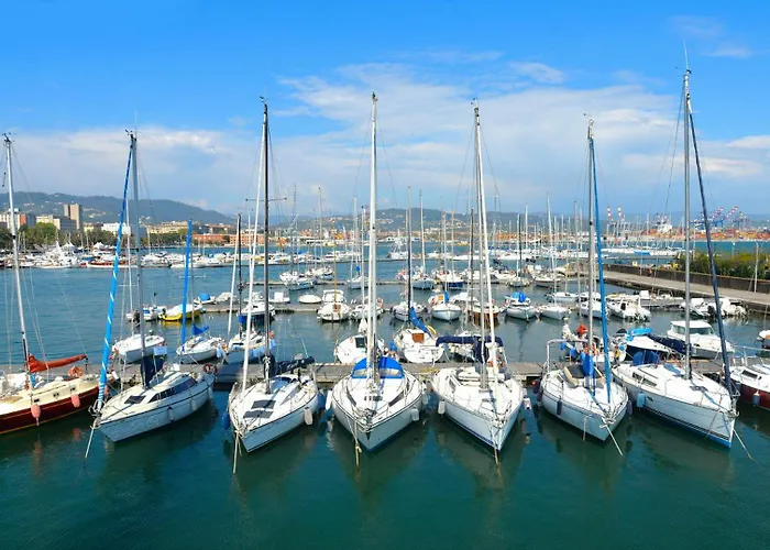 Noemi Chic And Aparthotel La Spezia